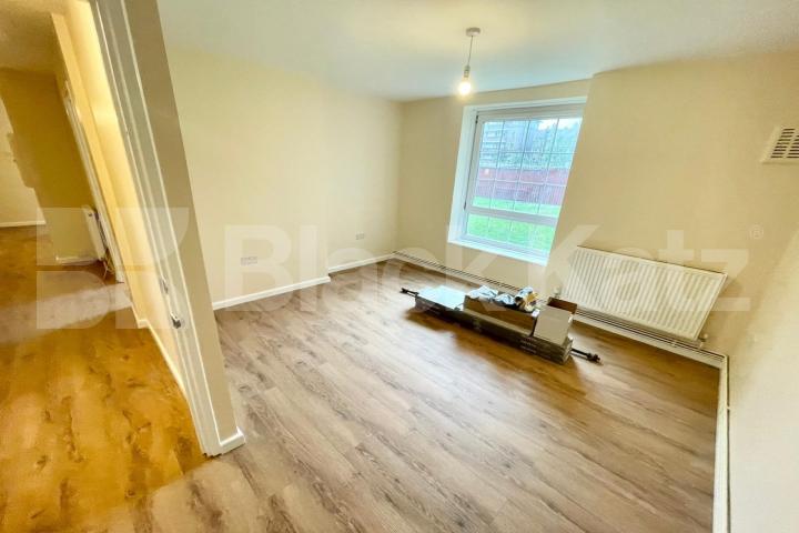 Three bedroomed apartment moments from London Bridge Weston Street, London Bridge